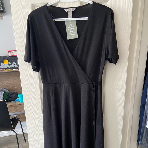 NWT! H&M Black faux wrap dress - Picture 1 of 3